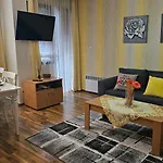 Апартаменты Ramada 2 Boutique Near Road *