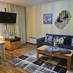 Ramada 2 Boutique Near Road Апартаменты *