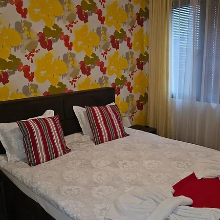 Ramada 2 Boutique Near Road * Bansko