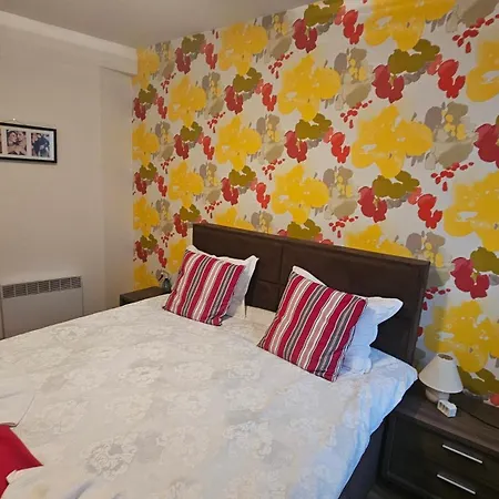 Ramada 2 Boutique Near Road Μπάνσκο