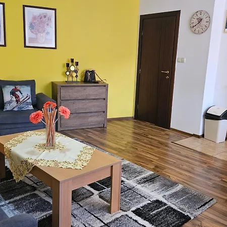 Ramada 2 Boutique Near Road Apartment