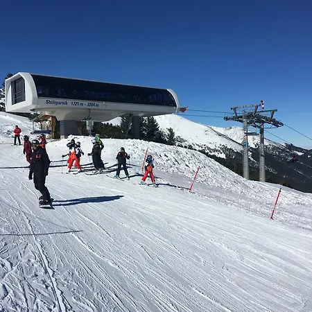 Ramada 2 Boutique Near Road Apartment Bansko