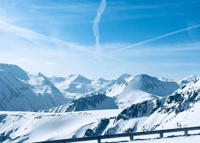 Апартаменты Ramada 2 Boutique Near Road *