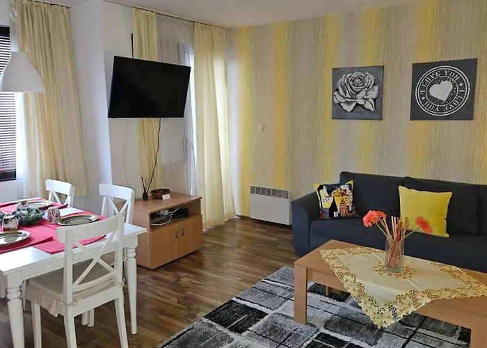 Ramada 2 Boutique Near Road