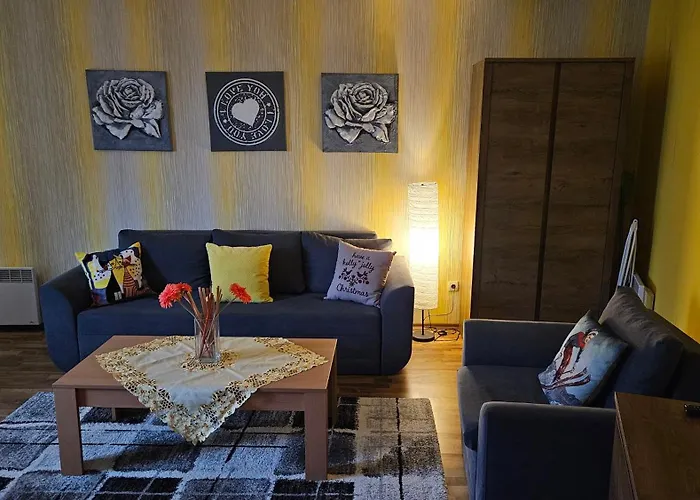 Ramada 2 Boutique Near Road Апартаменты Банско