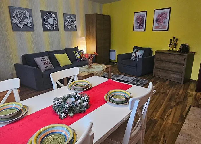 Ramada 2 Boutique Near Road Банско