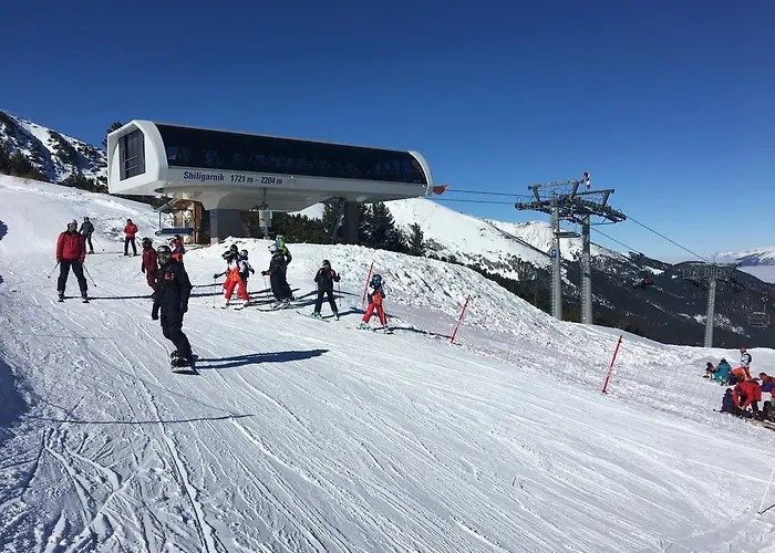 Ramada 2 Boutique Near Road Апартаменты Банско